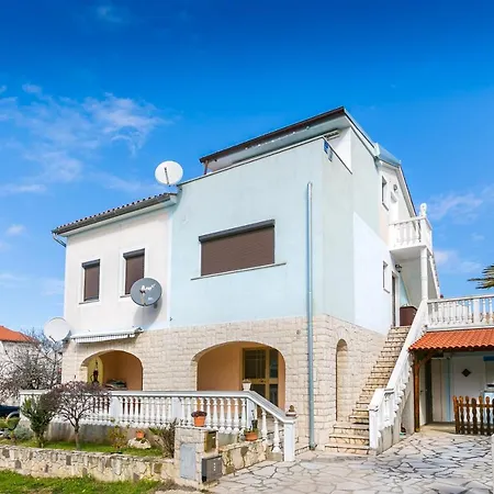 Branko Apartment *
